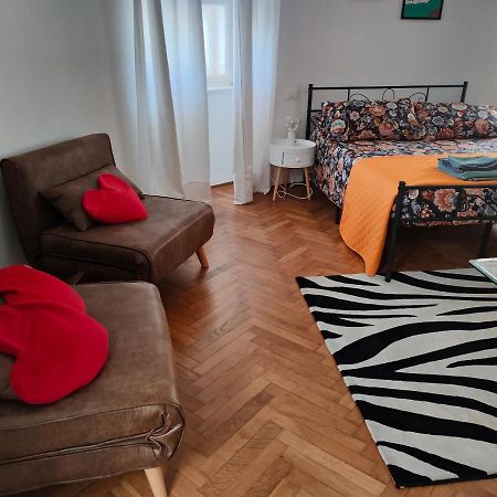 Volta 8 Rooms Trieste Ngoại thất bức ảnh