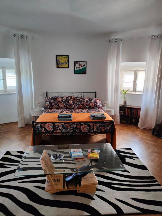 Volta 8 Rooms Trieste Ngoại thất bức ảnh