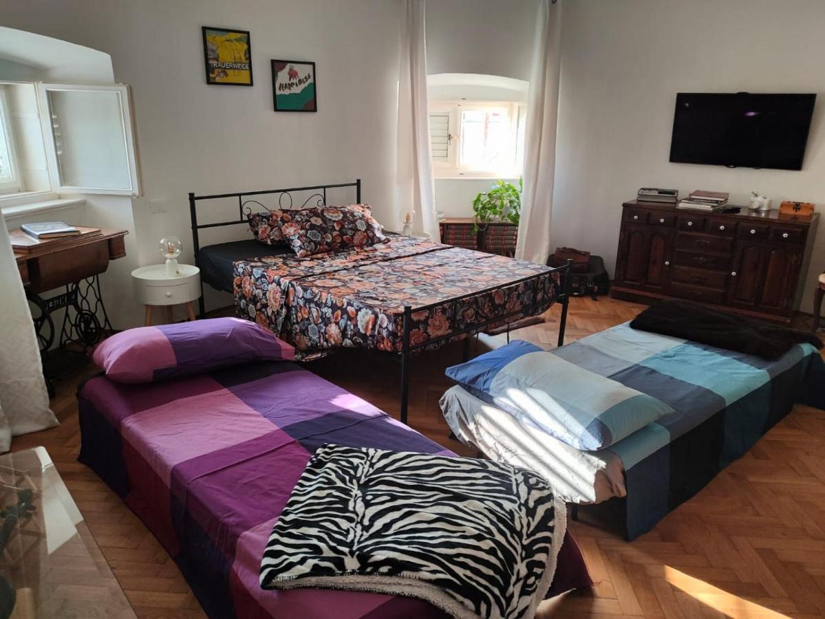 Volta 8 Rooms Trieste Ngoại thất bức ảnh