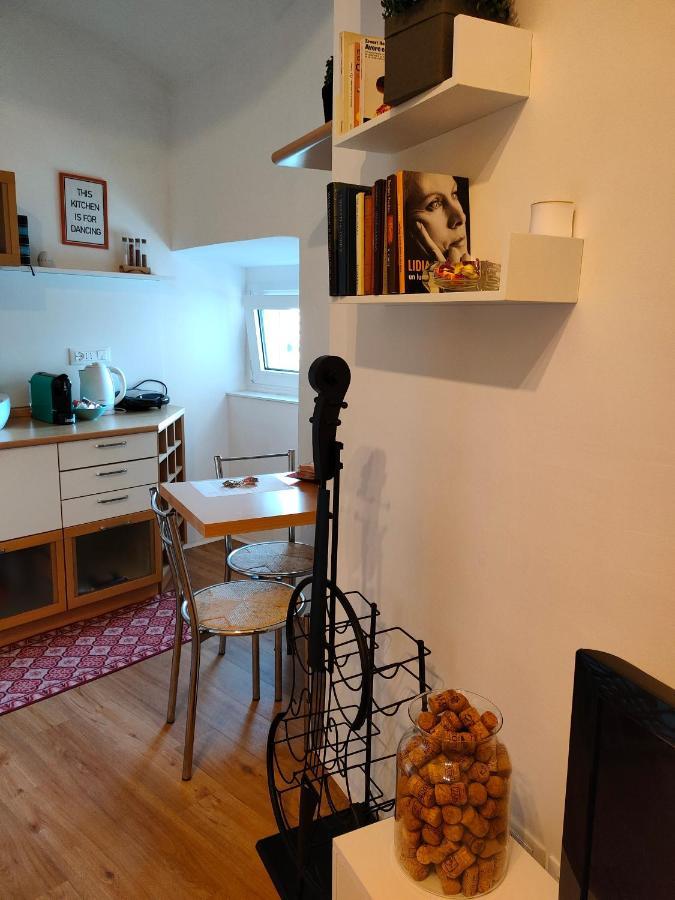 Volta 8 Rooms Trieste Ngoại thất bức ảnh